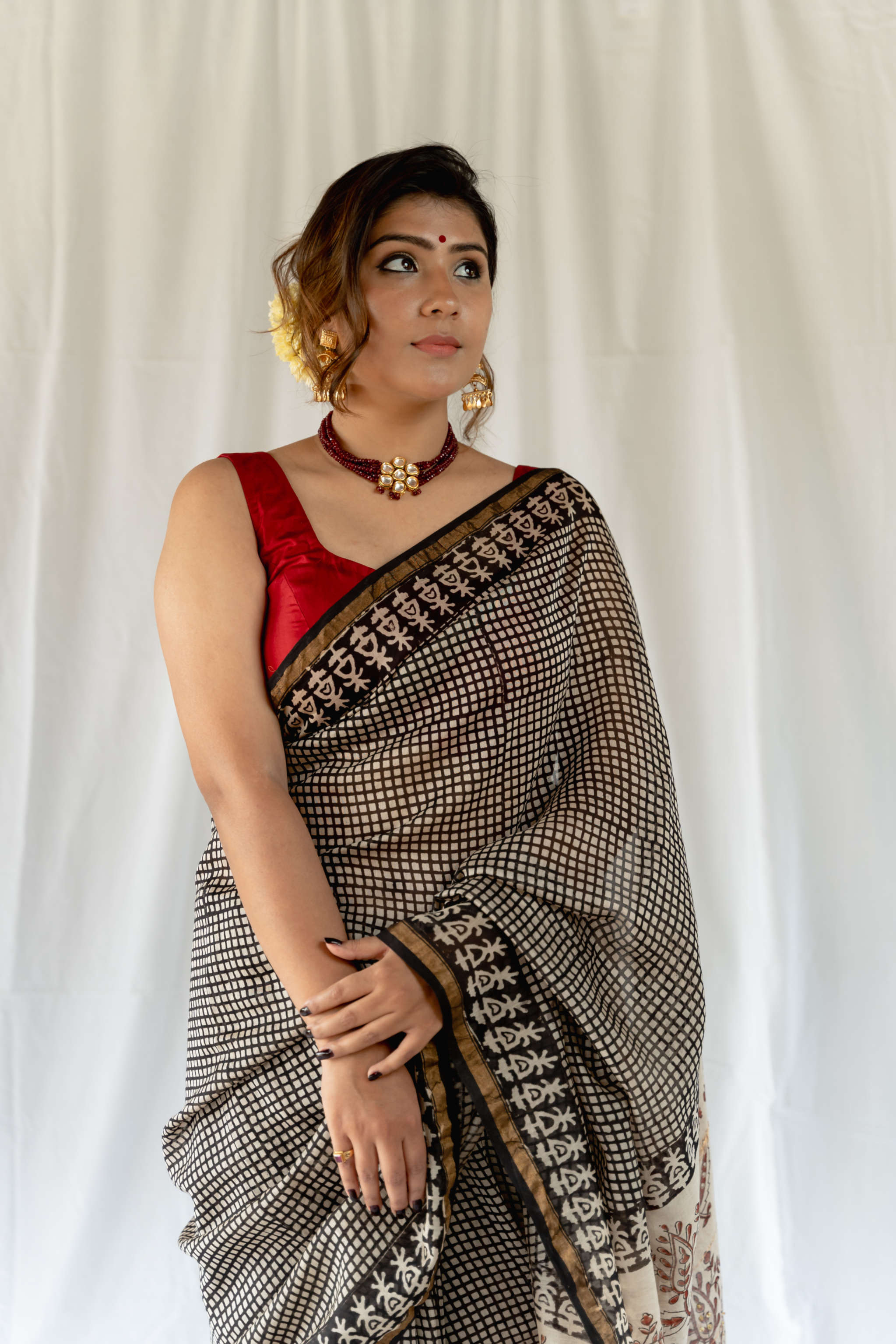 Black Checkered Bagru Print Chanderi Saree / gray and green store