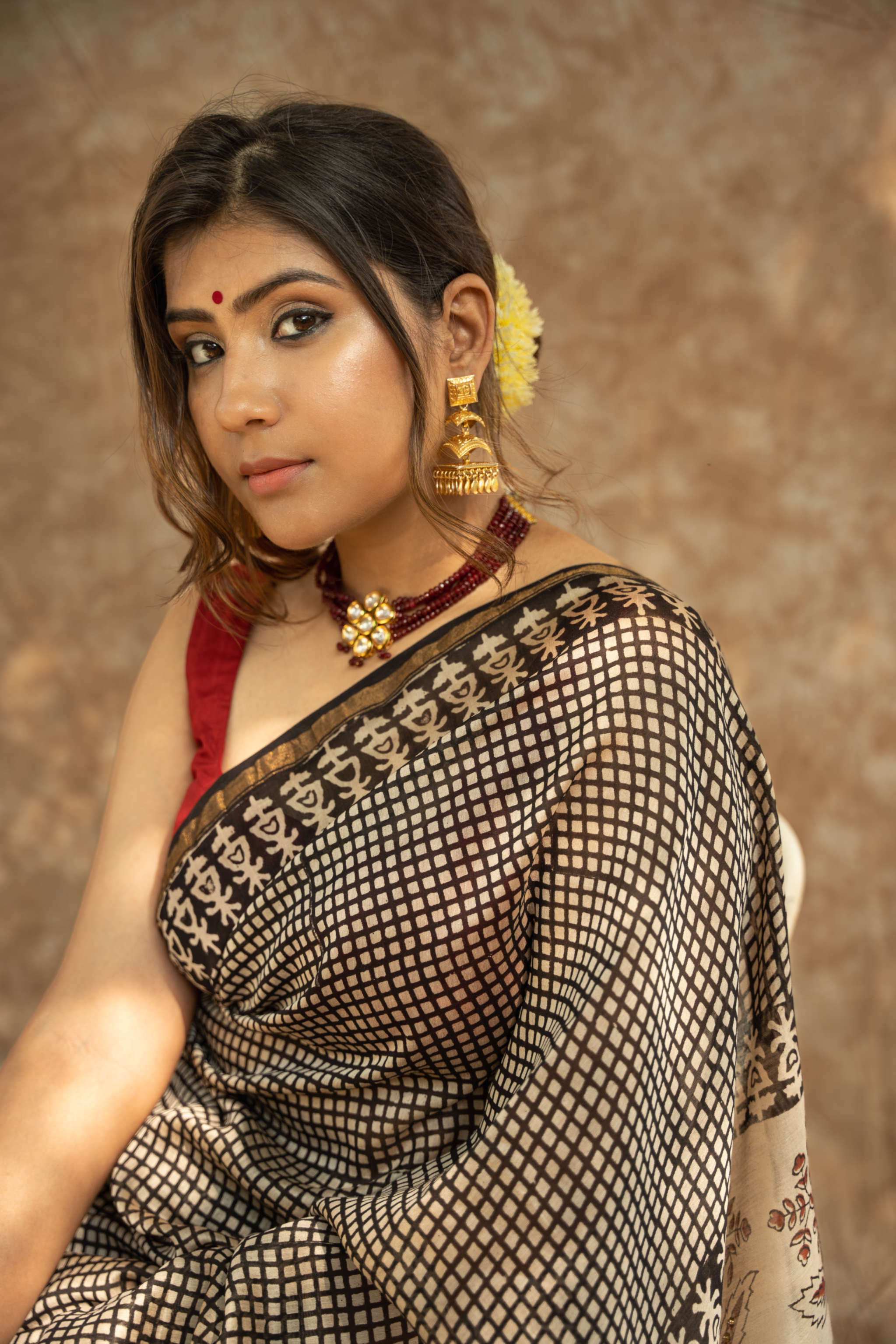 Black Checkered Bagru Print Chanderi Saree / gray and green store