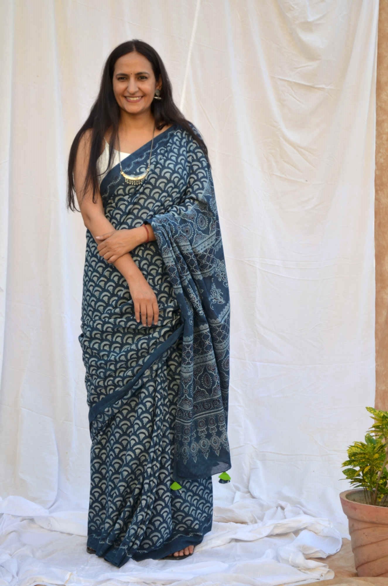 Indigo Cotton Shell Print Saree gray and green store